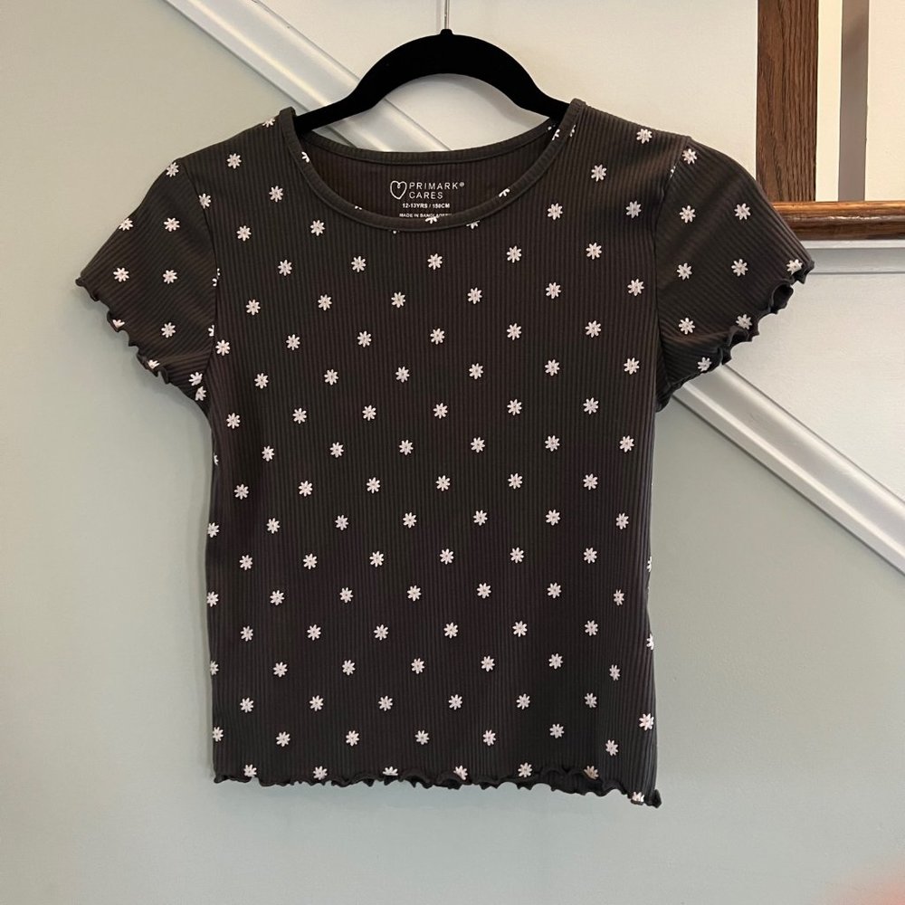 NWT Primark Cares Brand Girls charcoal colored s/s shirt with white flowers SZ L